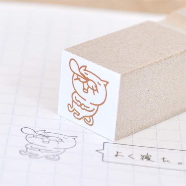 ネコのまぐろ、熟睡。