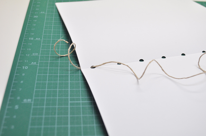 特別な道具を使わないで 糸で中綴じ ノートを作ってみました Osanpo Shopping 手帳に役立つスタンプ雑貨の通販